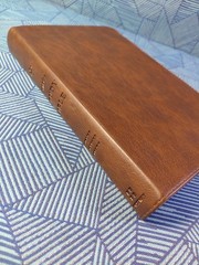 ESV Concise Study Bible (TruTone, Brown): Holy Bible, English Standard Versi…